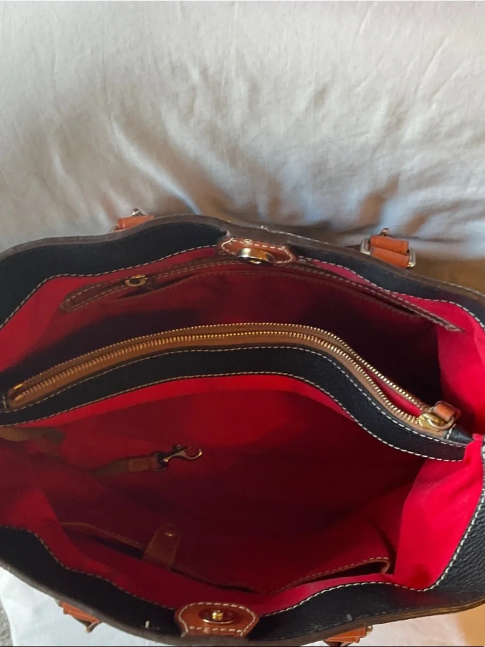 Dooney & Bourke classic dooney